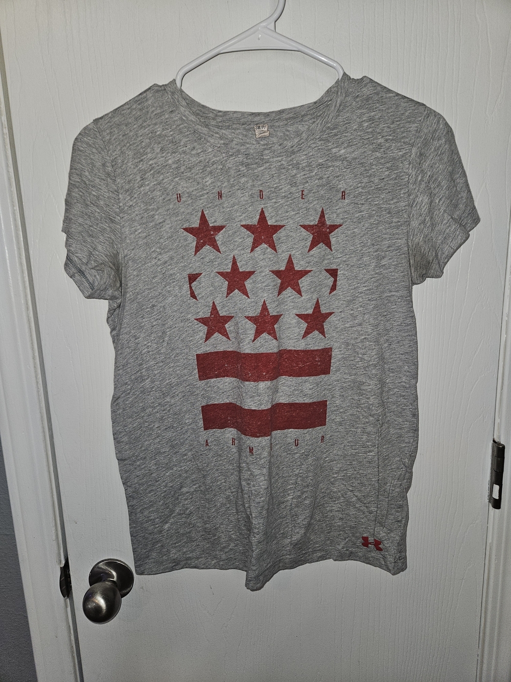 Under Armour Women’s Gray Short Sleeve Tee with Red Graphic